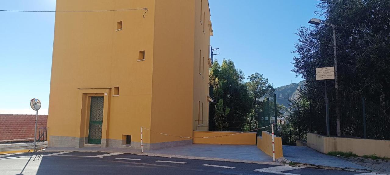 Casa Di Claude Con Posto Auto Leilighet Finale Ligure Eksteriør bilde